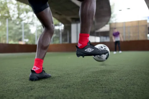 UMBRO UX ACCURO 3 KOPAČKE