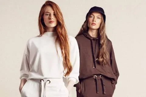 ŠTO JE LOUNGEWEAR I ZAŠTO BI GA TREBALO IMATI U SVOM ORMARU?