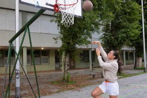 SUPERGIRL WORKOUT – NIKA MUHL HRVATSKA SVEUČILIŠNA KOŠARKAŠICA ZA UCONN, NAJUSPJEŠNIJI KOLEDŽ U AMERICI!
