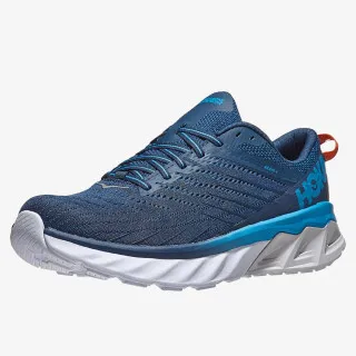 Hoka Arahi 4 