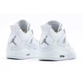 Nike AIR JORDAN 4 RETRO 