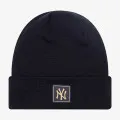 New Era KAPA METALLIC BADGE CUFF KNIT NEYYAN ŠT: 