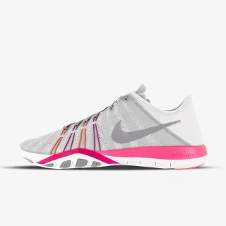 Nike WMNS FREE TR 6 