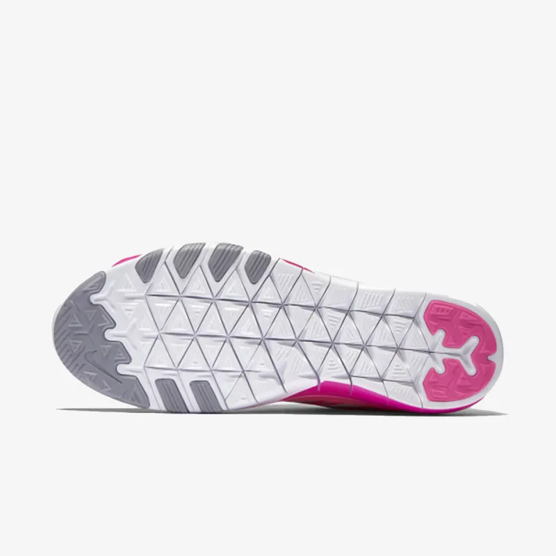 Nike WMNS FREE TR 6 