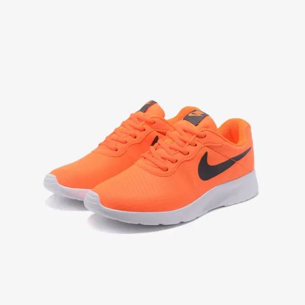 Nike Tenisice WMNS TANJUN SE 