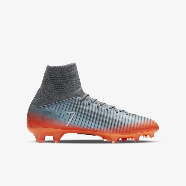 Nike Kopačke JR MERCURIAL SUPERFLY V CR7 FG 