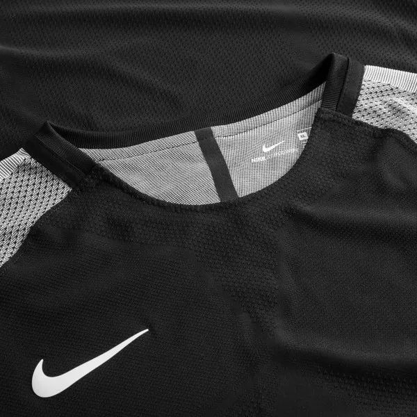 Nike T-shirt B NK AROSWFT STRKE TOP SS 