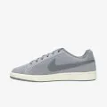 Nike WMNS COURT ROYALE SUEDE 