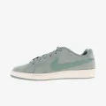 Nike WMNS COURT ROYALE SUEDE 