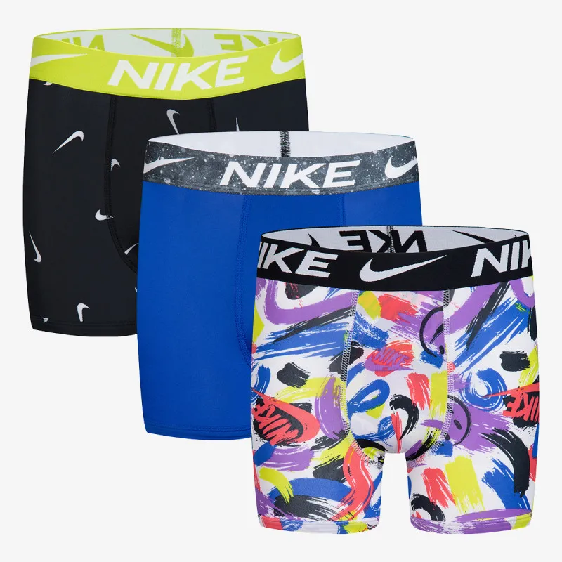 Nike Essential 