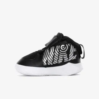 Nike TEAM HUSTLE D 9 (TD) 