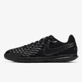 Nike JR LEGEND 8 CLUB IC 