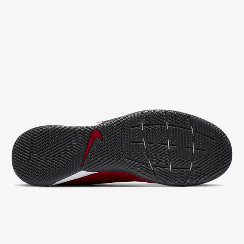 Nike LEGEND 8 ACADEMY IC 