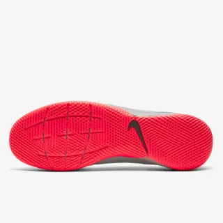 Nike LEGEND 8 ACADEMY IC 
