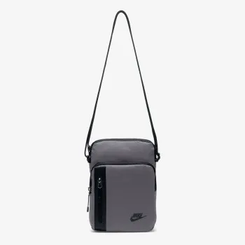 NIKE TORBA Tech 