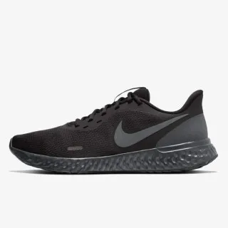 Nike Revolution 5 