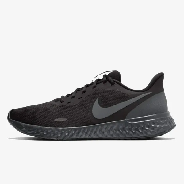 Nike Revolution 5 