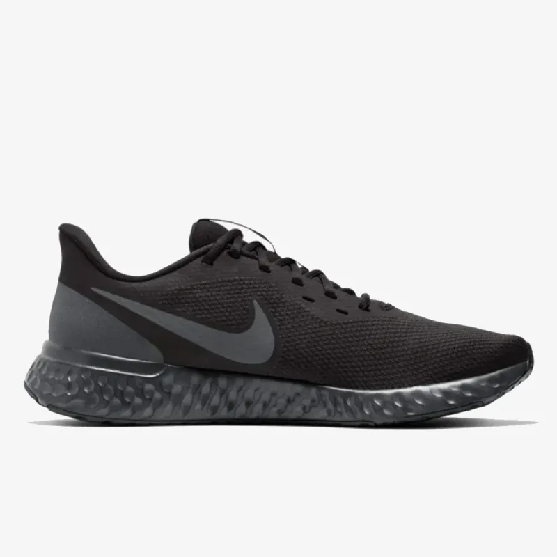 Nike Revolution 5 