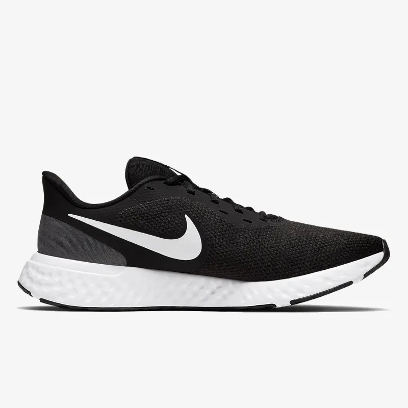 Nike REVOLUTION 5 