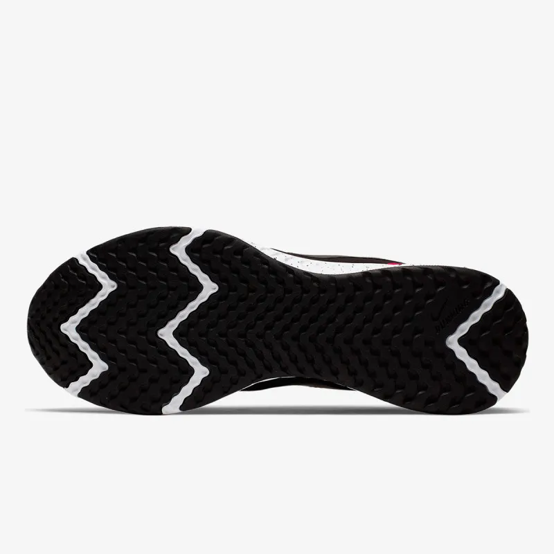 Nike Revolution 5 