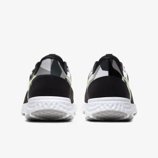 Nike REVOLUTION 5 