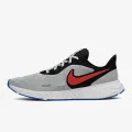 Nike Revolution 5 
