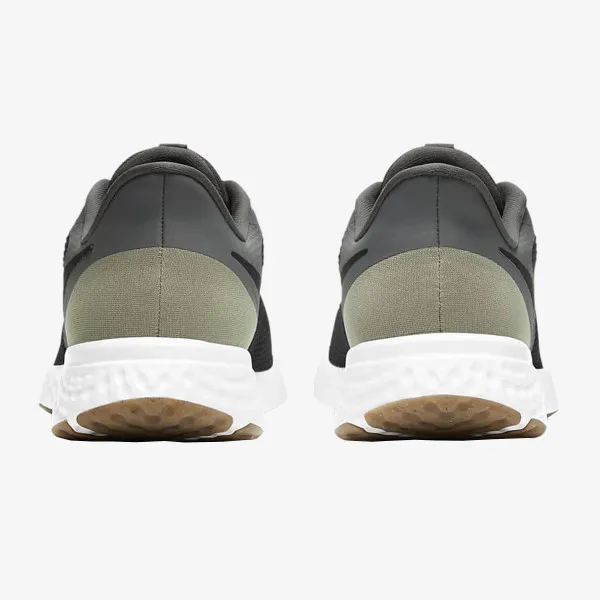 Nike REVOLUTION 5 