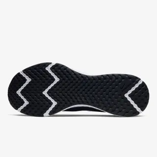 Nike REVOLUTION 5 