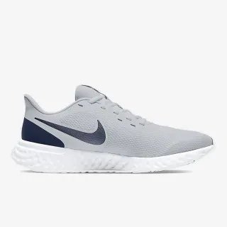 Nike REVOLUTION 5 