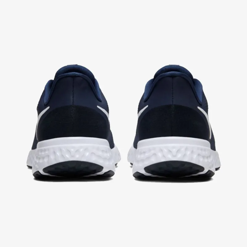 Nike REVOLUTION 5 