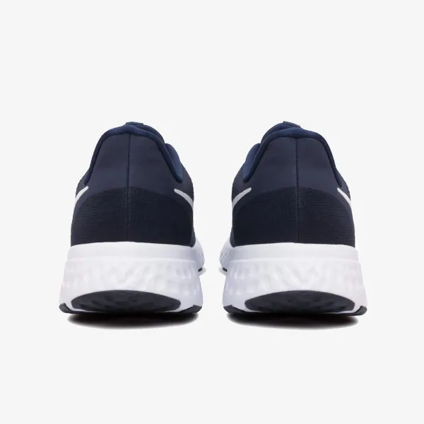 Nike Revolution 5 