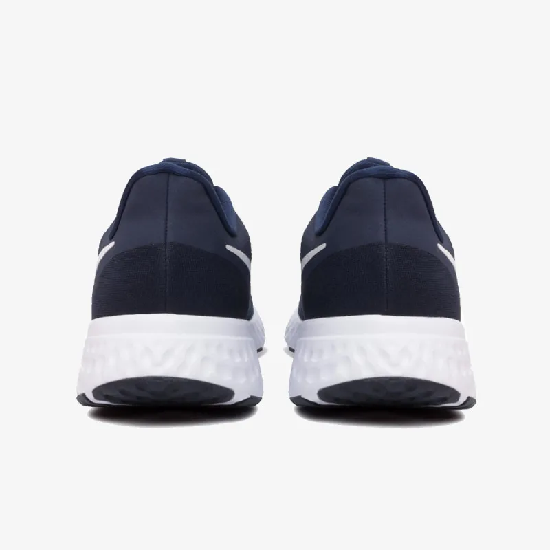 Nike Revolution 5 