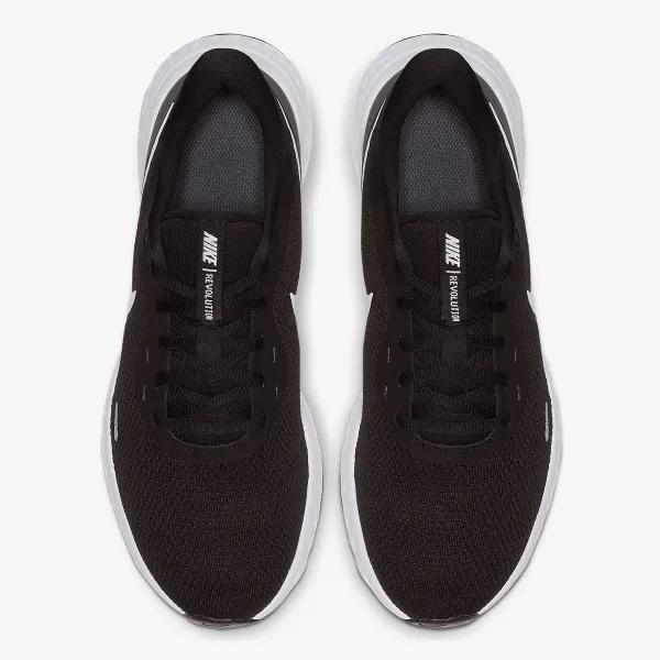 Nike REVOLUTION 5 