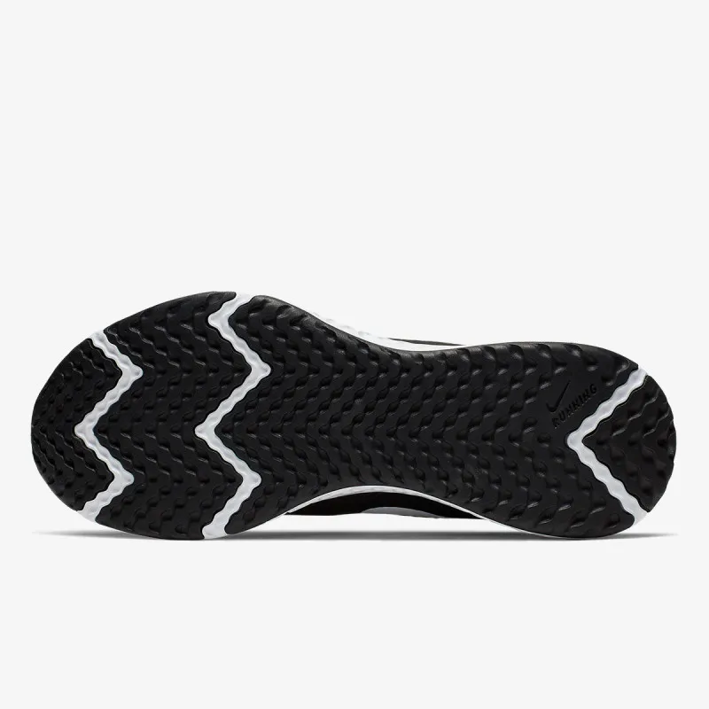 Nike REVOLUTION 5 