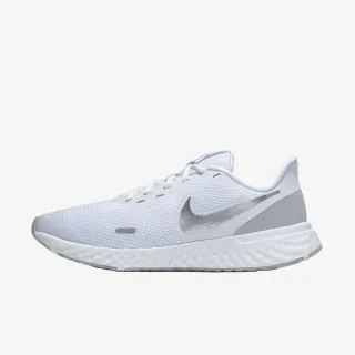 Nike Revolution 5 