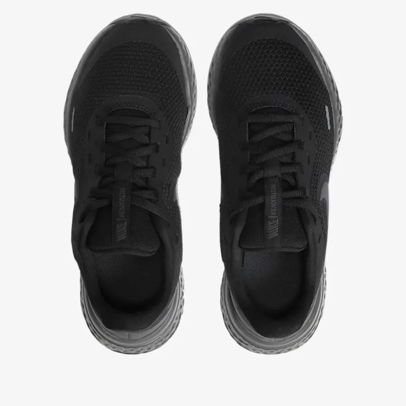 Nike REVOLUTION 5 