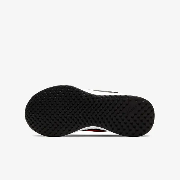 Nike REVOLUTION 5 