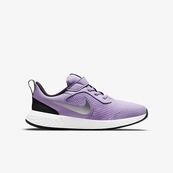 Nike Revolution 5 