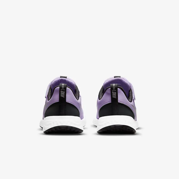 Nike Revolution 5 