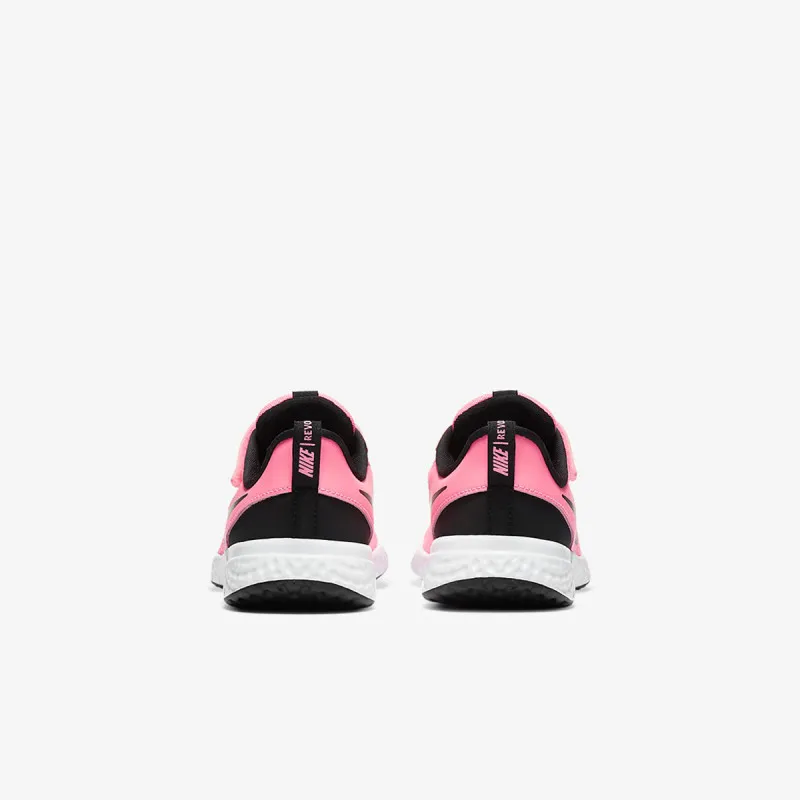 Nike REVOLUTION 5 