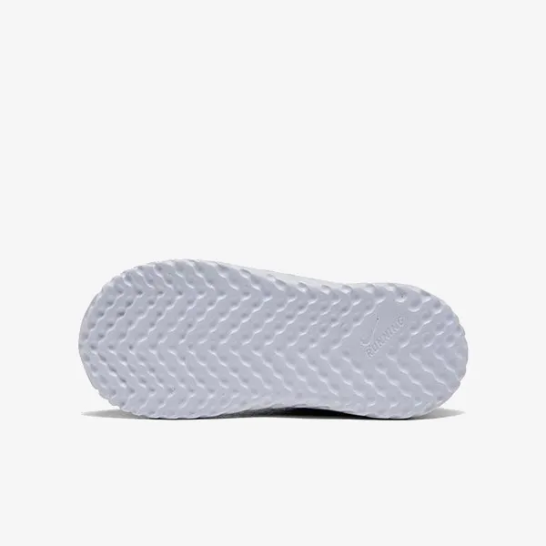 Nike REVOLUTION 5 