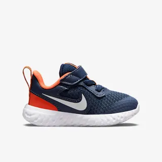 Nike Revolution 5 