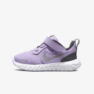 Nike Revolution 5 