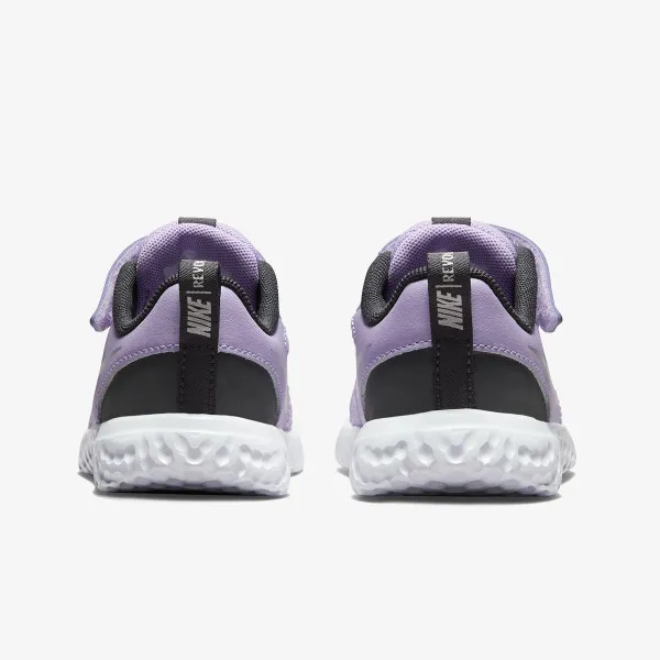 Nike Revolution 5 