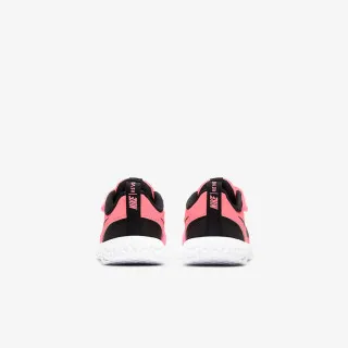 Nike REVOLUTION 5 