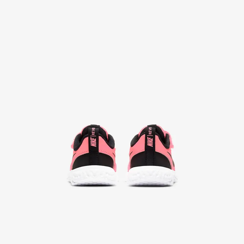 Nike REVOLUTION 5 