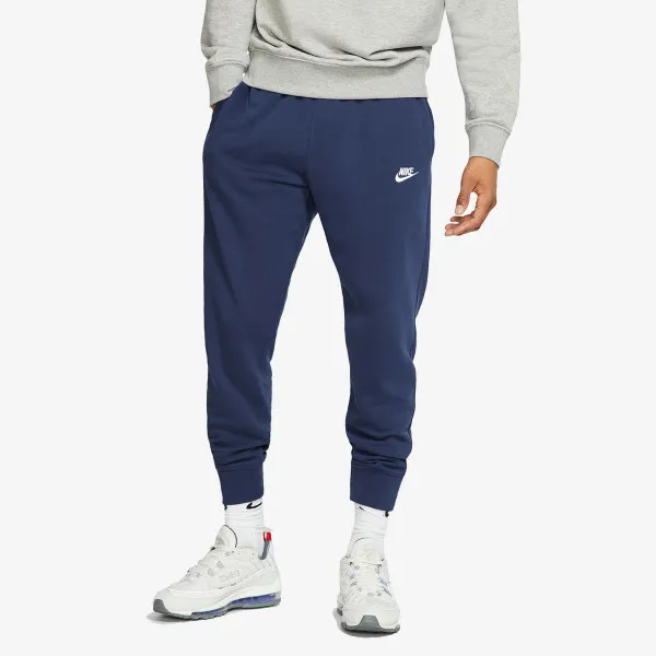 Nike Sportswear Club