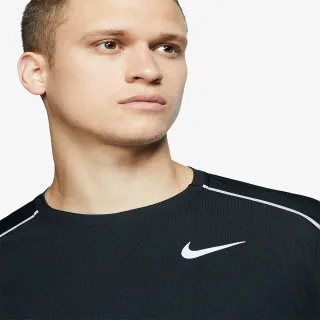 Nike M NK ELMNT CREW 3.0 