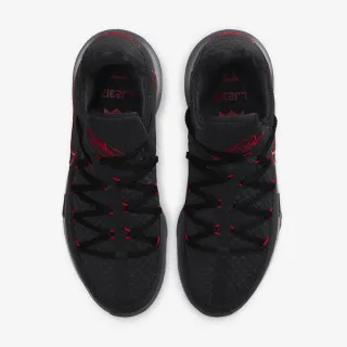 Nike LEBRON XVII LOW 