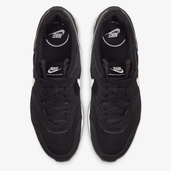 Nike Venture Runner 